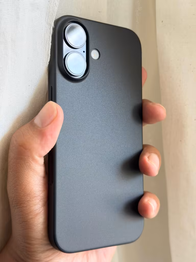 Iphone 17 pro max signature slim case Image #2 from sutan