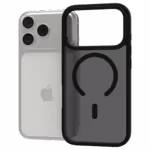 Casing Āsenaru Matte Hybrid MagSafe, dilengkapi dengan bantalan TPU hitam matte dan bagian belakang transparan abu-abu, dirancang untuk ketahanan dan perlindungan penuh perangkat, kompatibel dengan aksesori MagSafe.