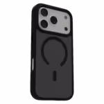 Casing Āsenaru Matte Hybrid MagSafe, dilengkapi dengan bantalan TPU hitam matte dan bagian belakang transparan abu-abu, dirancang untuk ketahanan dan perlindungan penuh perangkat, kompatibel dengan aksesori MagSafe.